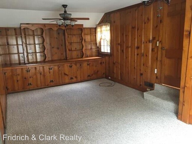 Building Photo - 3 br, 2 bath House - 5600 Vine Ridge Dr