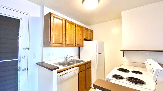 Foto del edificio - IDEALLY LOCATED 1 BED 1 BATH with 1 PARKIN...
