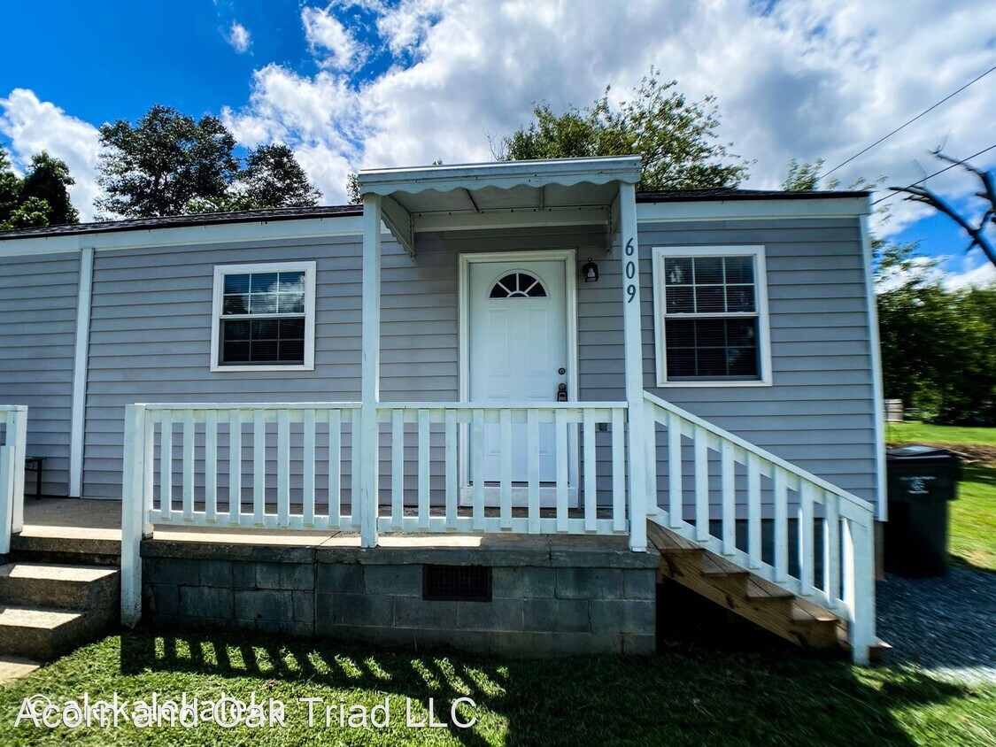 Primary Photo - 2 br, 1 bath House - 609 Dover Avenue