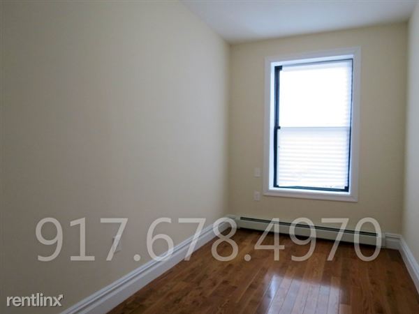Building Photo - 553 Putnam Ave