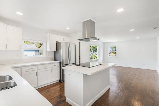 Foto del edificio - Charming Two Bedroom Haven in SE Portland!