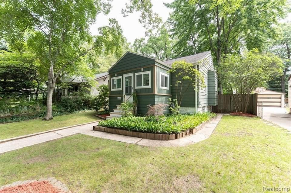 Primary Photo - 914 N Maple Ave