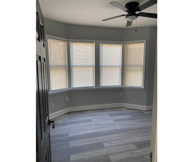 Building Photo - 4310 Ridgewood Ave