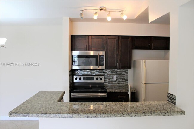 Building Photo - 2926 S University Dr