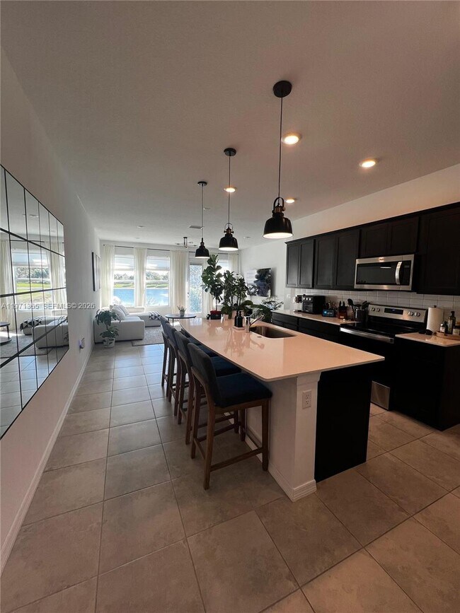 Foto del edificio - 6140 Planta Ln