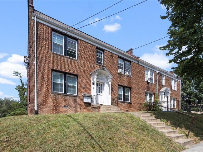 Foto del edificio - 305 34th St SE