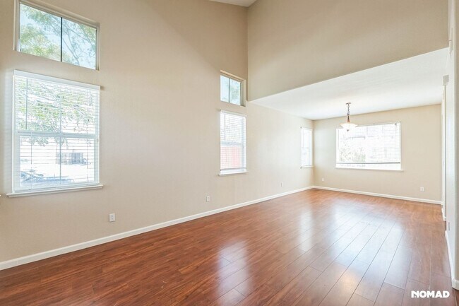 Foto del edificio - Spacious 4BR House in Tracy