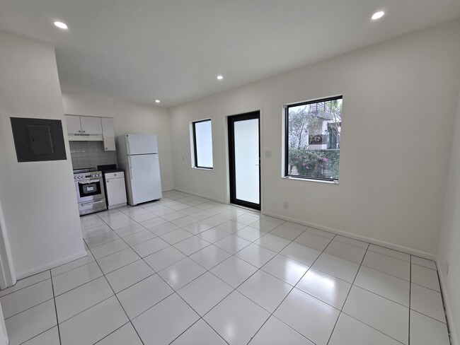 Building Photo - 3720 Morton Ave