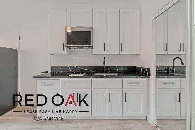 Foto del edificio - 744 Beacon Ave