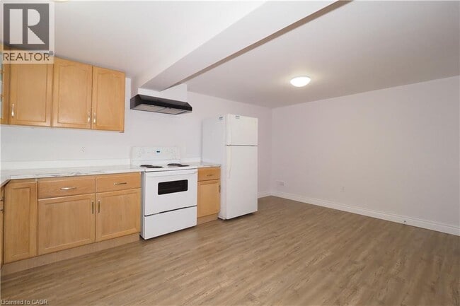 Building Photo - 129 Hazelglen Dr