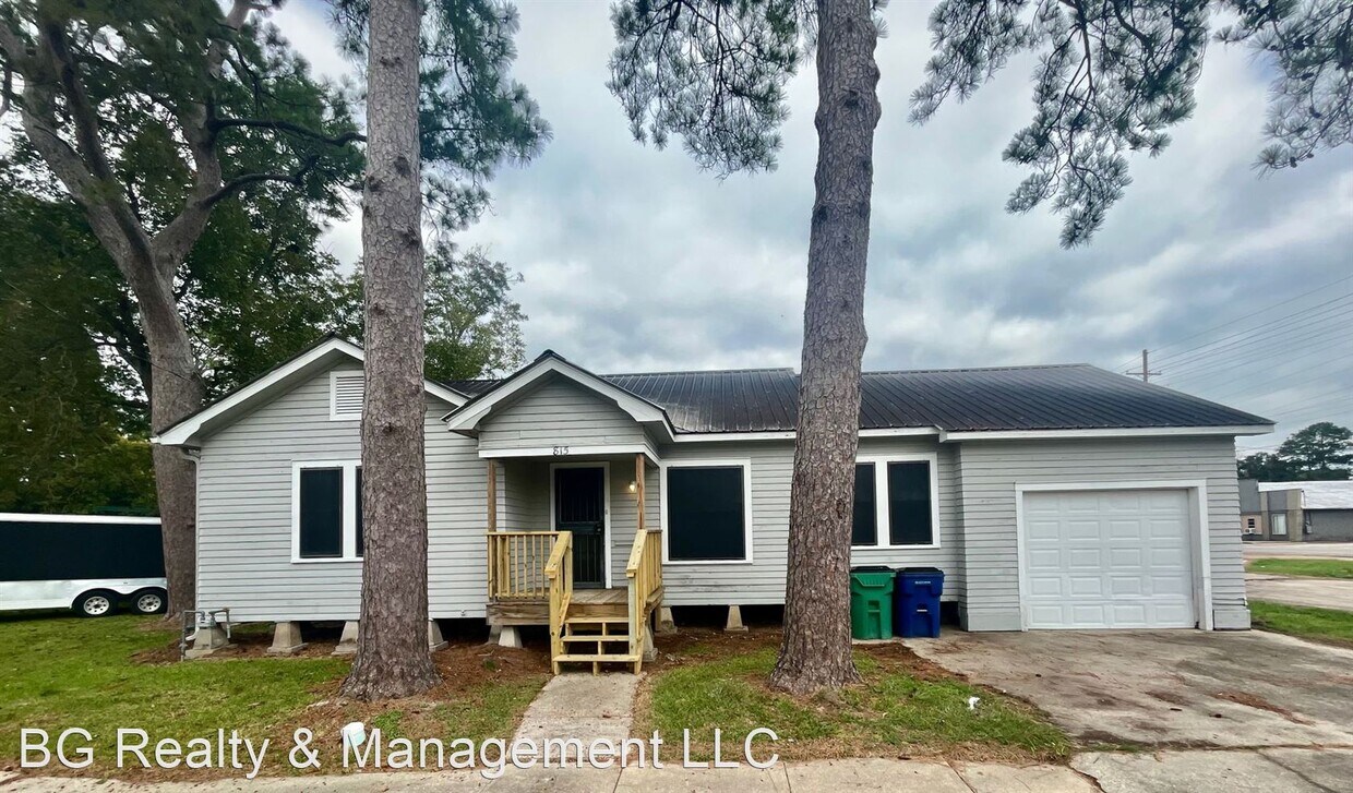 2 br, 1 bath House 815 3rd Street House Rental in Rayne, LA