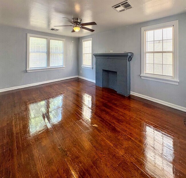 Foto del edificio - 3413 NW 15th St