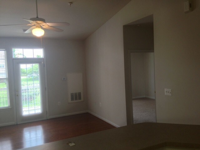 Foto del edificio - 830 Beverley Dr