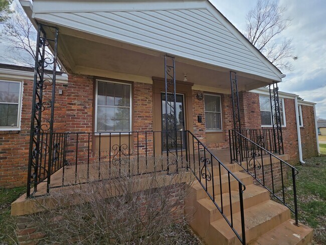 Foto del edificio - 4411 NW Kenwood Dr