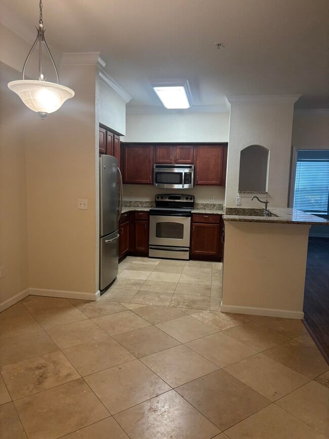 Building Photo - 2801 Chancellorsville Dr