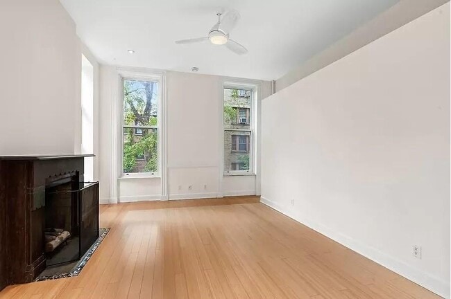 Building Photo - 71 Orange St