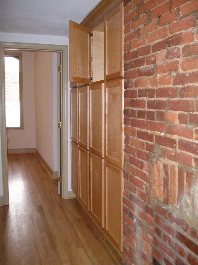 Building Photo - 256 Emerson St