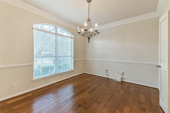 Building Photo - 12935 Bedford Falls Dr