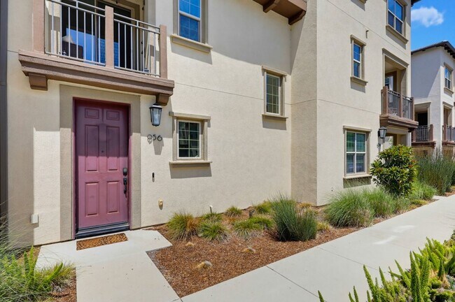 Foto del edificio - 956 Blackstone Dr