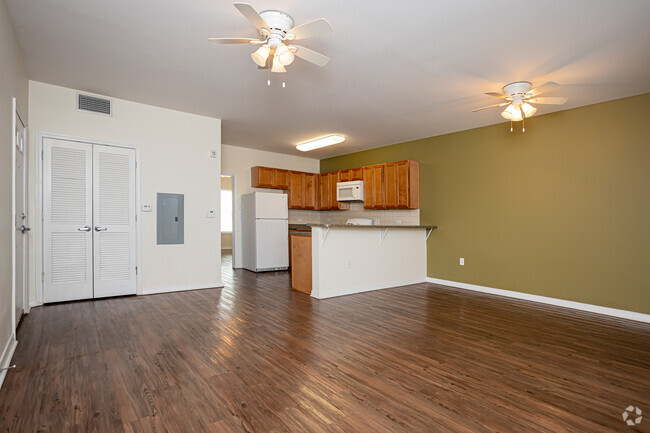 1BR, 1BA - 731SF - Marrero Commons Apartments