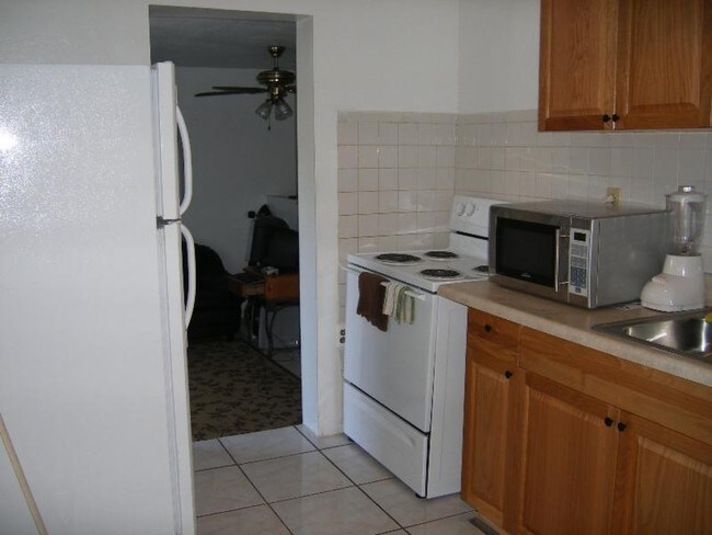  - 2401 Taft St
