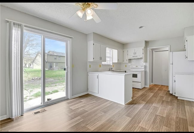 Building Photo - 14938 Riggs St