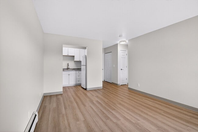 Building Photo - 96 East Apartments