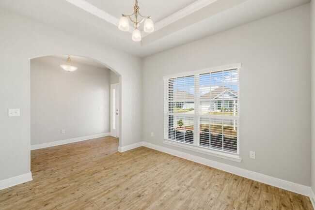 Building Photo - For Lease - Executive 3 BR/2 BA Home by No...