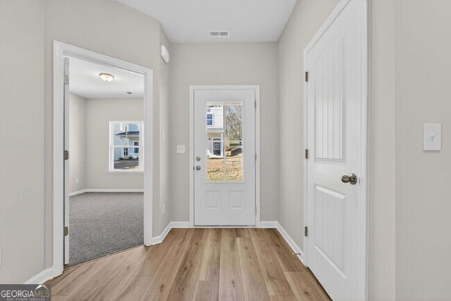 Foto del edificio - New Construction open concept, 3 bedroom home in Lagrange! Must see!