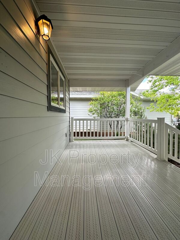 Foto del edificio - 3209 Wild Rose Ln