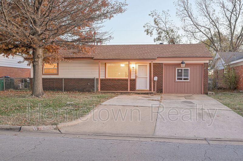 Primary Photo - 1332 SW 63rd St