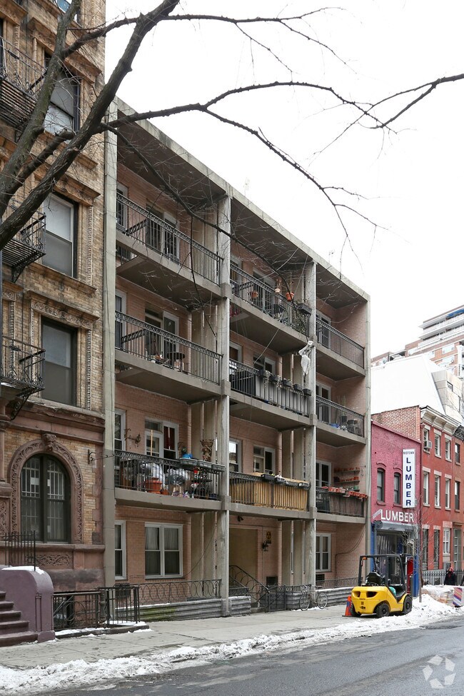 Building Photo - 270 W 25th St