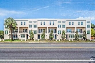 Building Photo - 4917 N Nebraska Ave