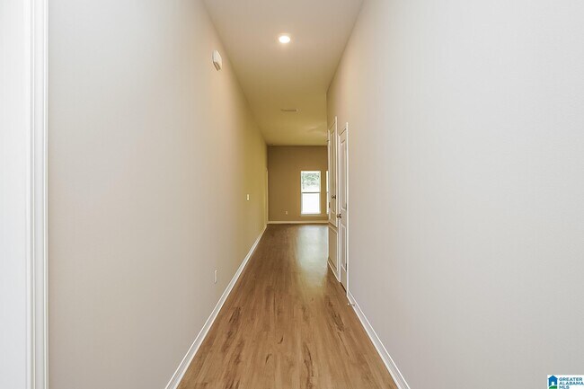 Foto del edificio - 253 Treadstone Wy