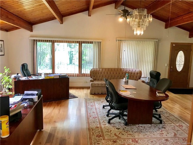 Foto del edificio - 2570 Seminole Rd