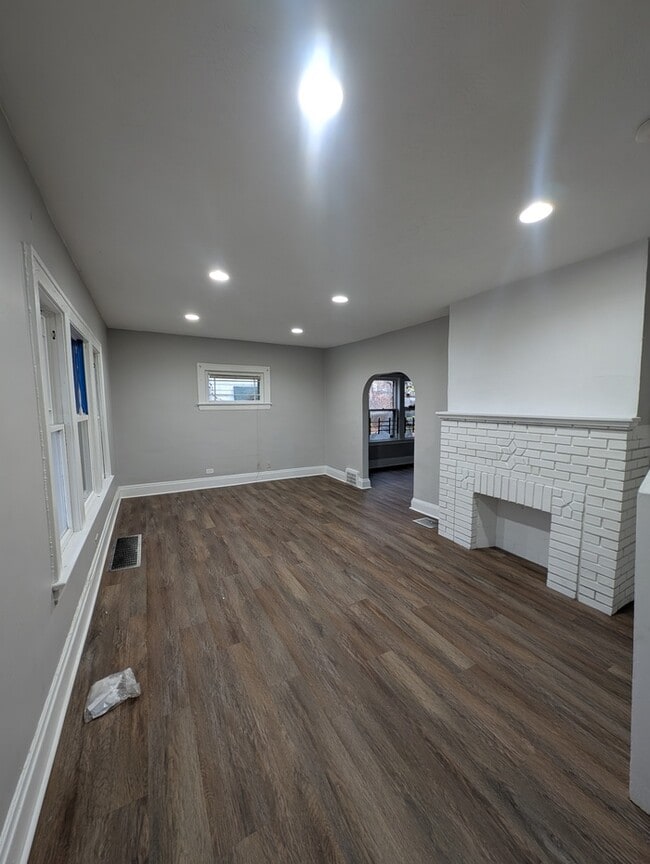 Foto del edificio - Charming 3 beds 1 bath in Cleveland!