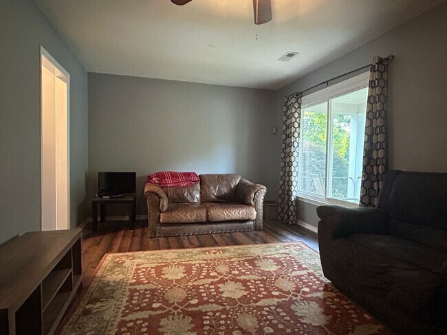 Foto del edificio - 1519 Lakeview Ave