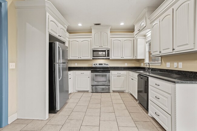 Foto del edificio - 420 Silver Hill Dr