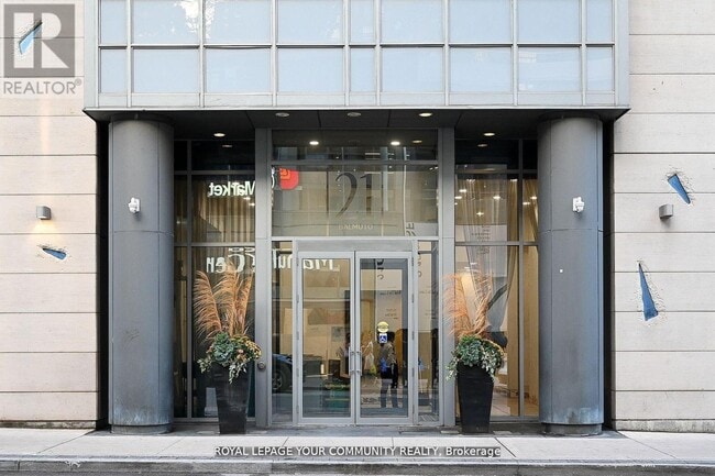 Building Photo - 21 Balmuto St