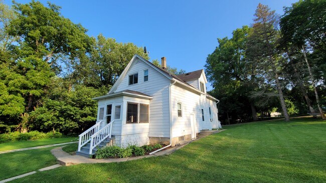 Building Photo - 438 Ada Street