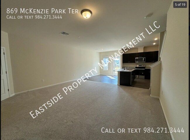 Foto del edificio - 869 McKenzie Pk Ter