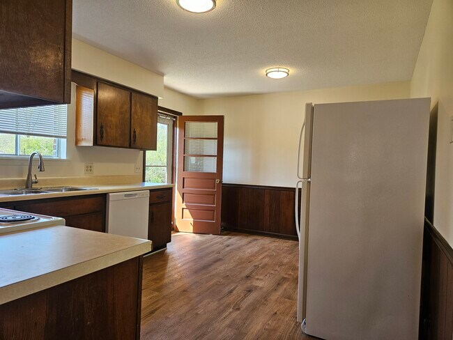 Cocina/zona de comedor - 3696 Bennett Rd