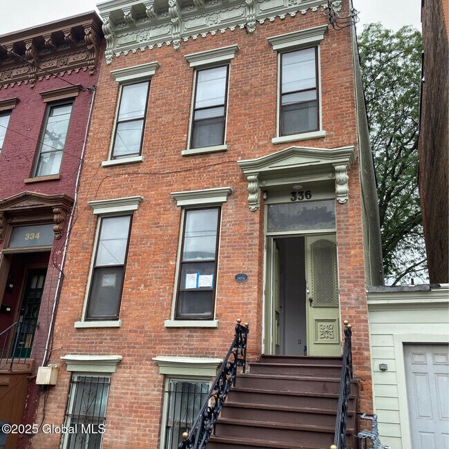Building Photo - 336 Clinton Ave