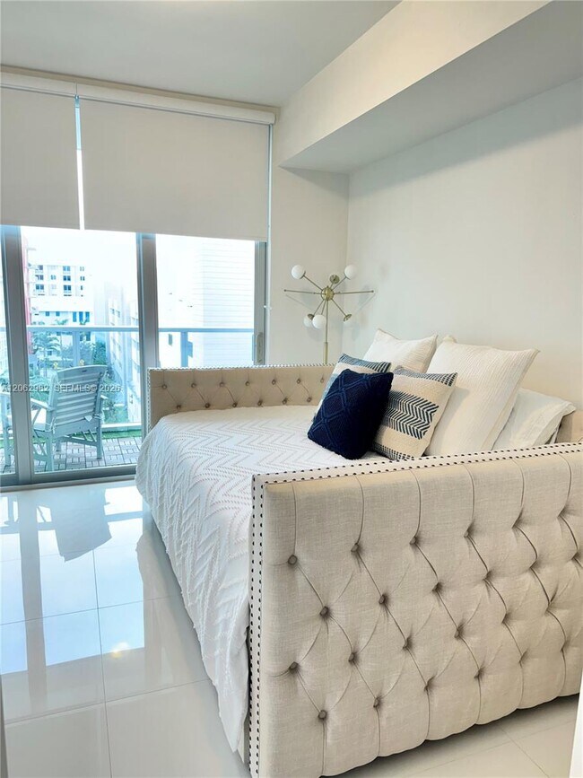 Foto del edificio - 7825 NW 107th Ave