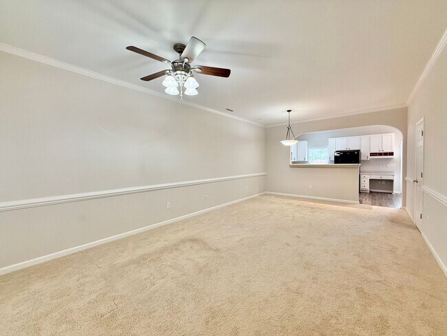 Building Photo - Charming 2BD, 2.5BA Apex Townhome in a Pri...