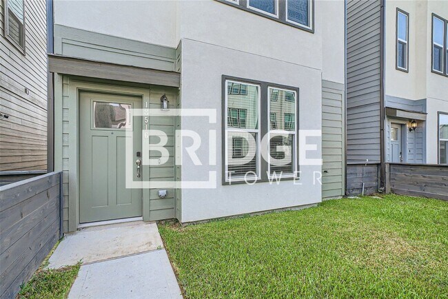 Building Photo - 18516 Centro Row