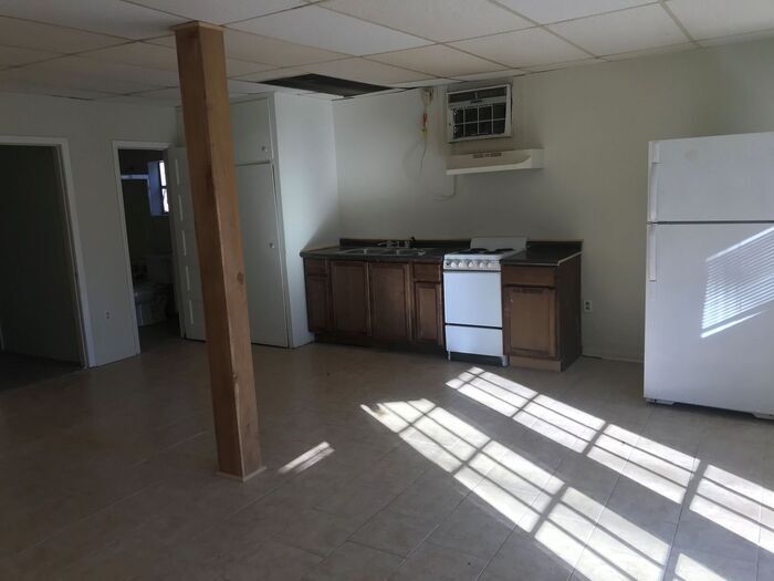 Building Photo - *NEW PRICE**Apartment - All Bills Paid**