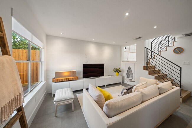 Building Photo - 258 Sentry Maple Pl