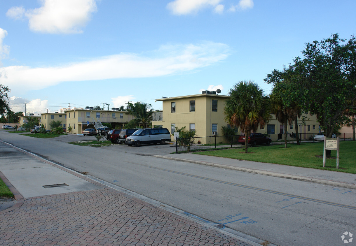 Primary Photo - 525-535 NW 2nd Ave