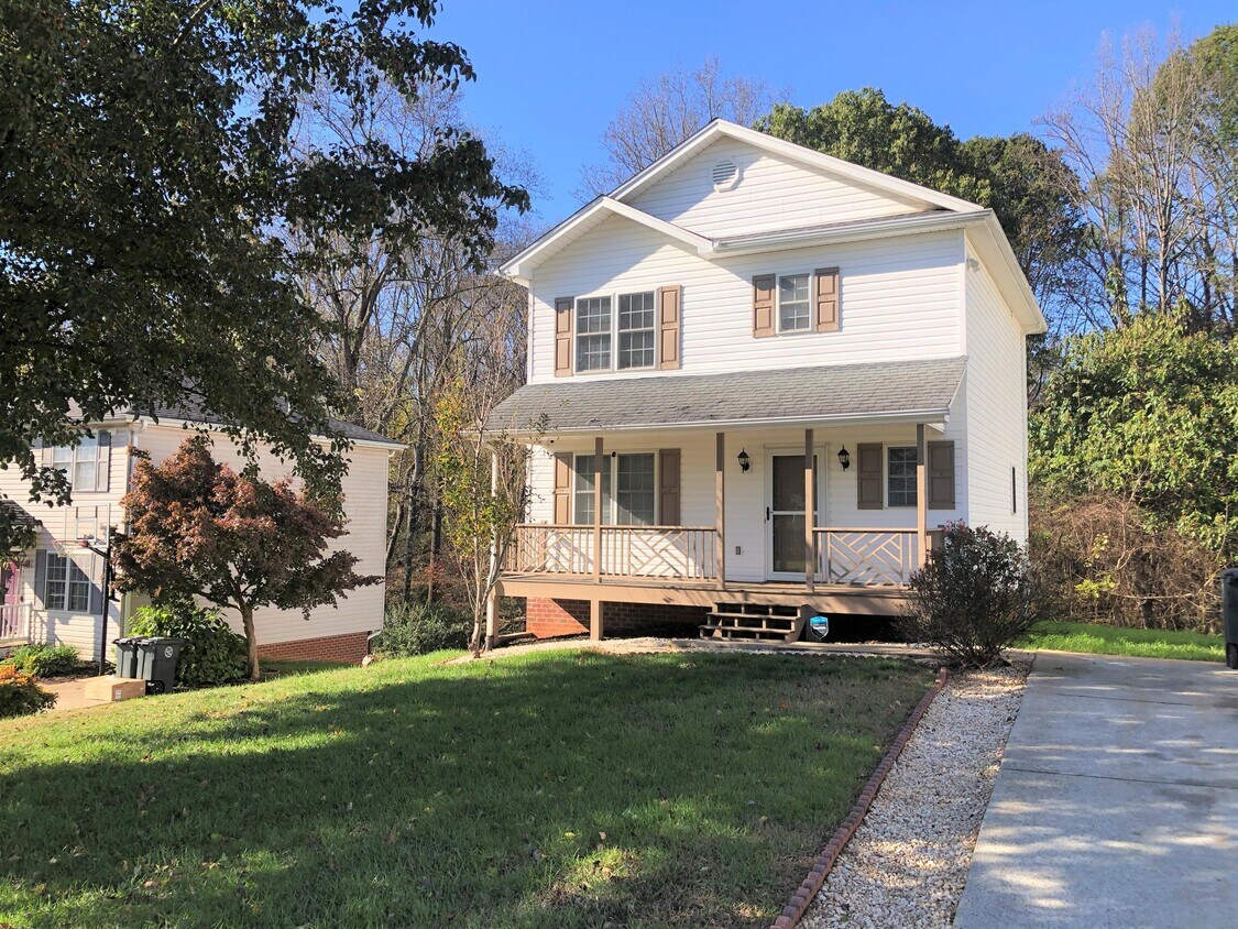 Foto principal - 129 New Towne Rd